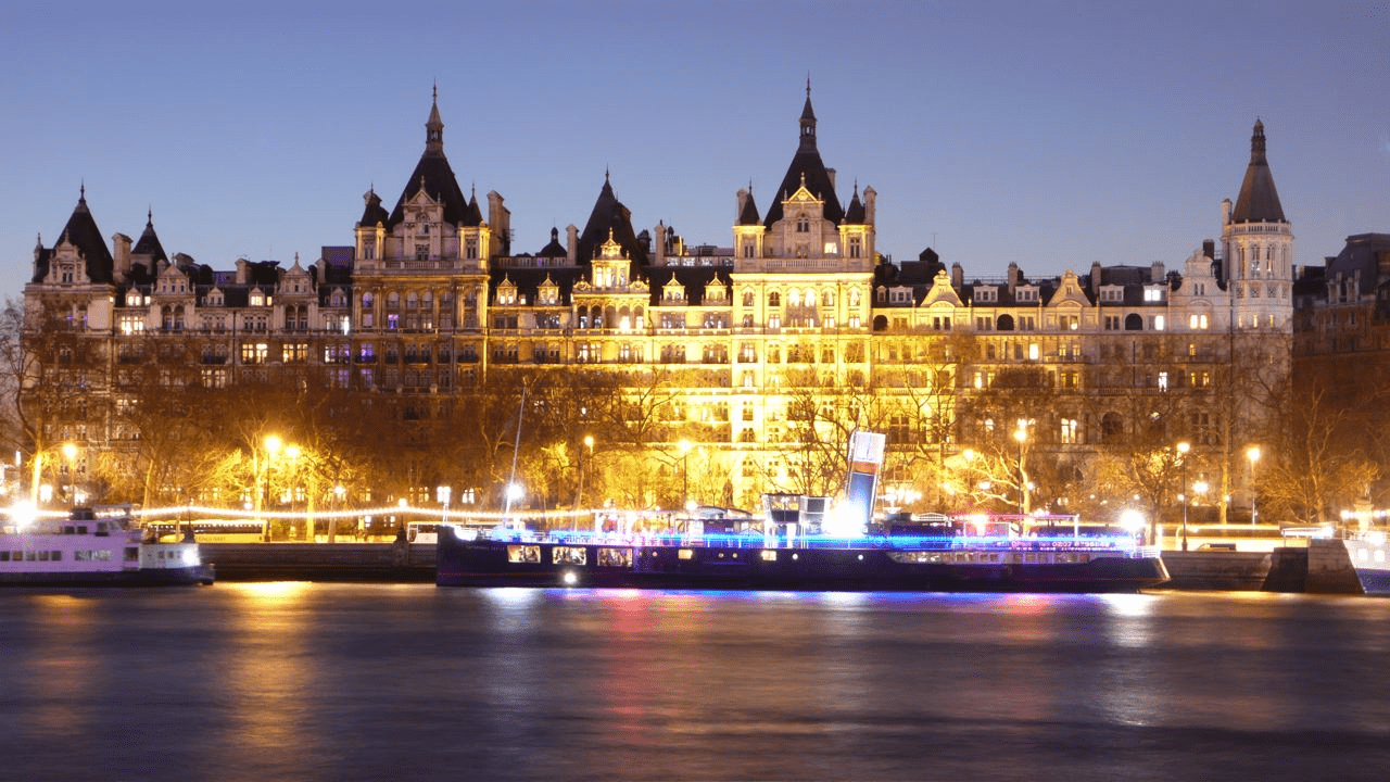 The Royal Horseguards Hotel was built in 1884 and designed in the style of a French château by a noted Victorian architect Alfred Waterhouse whose architectural legacy includes one of my favourite buildings in London - The Natural History Museum. (Photo: RHG Hotel)