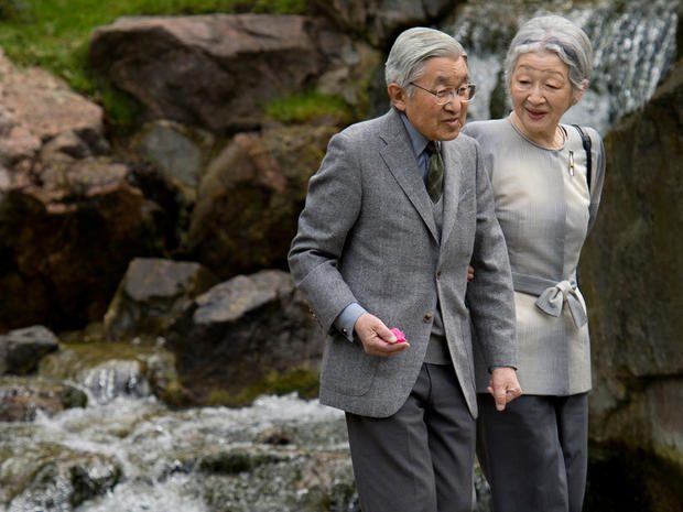 Japan's Emperor Akihito (L) and Empress